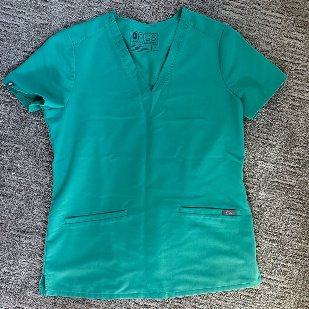 FIGS scrub top